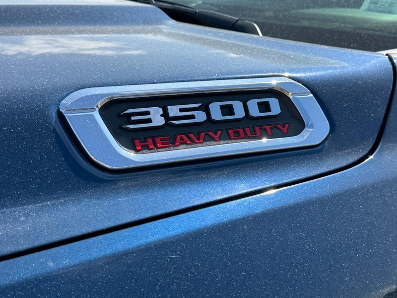 Ram 3500 Vehicle Image 12