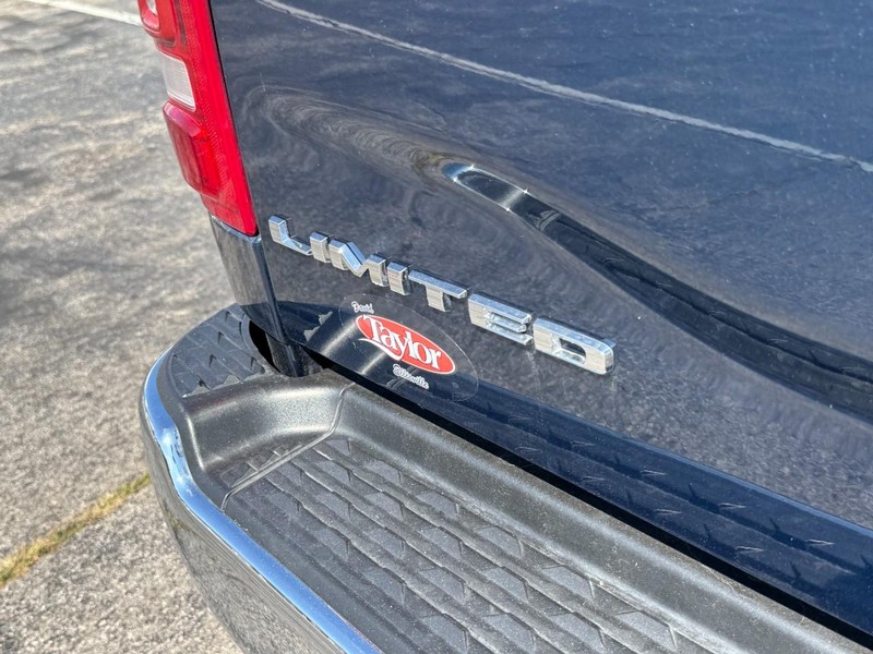 Ram 3500 Vehicle Image 16