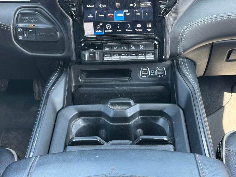 Ram 3500 Vehicle Image 24