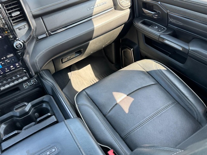 Ram 3500 Vehicle Image 25