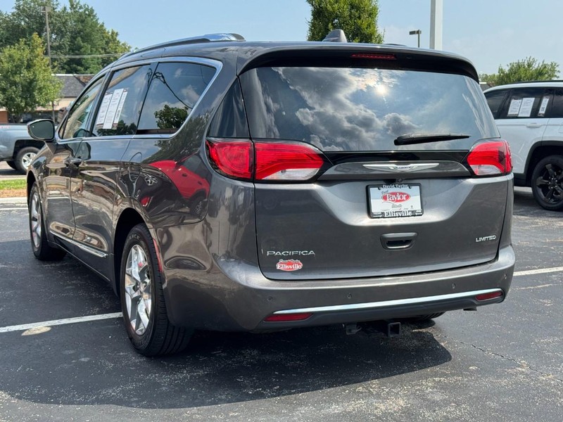 Chrysler Pacifica Vehicle Image 06