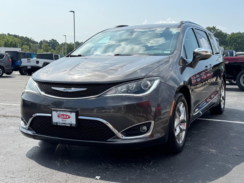 Chrysler Pacifica Vehicle Image 08