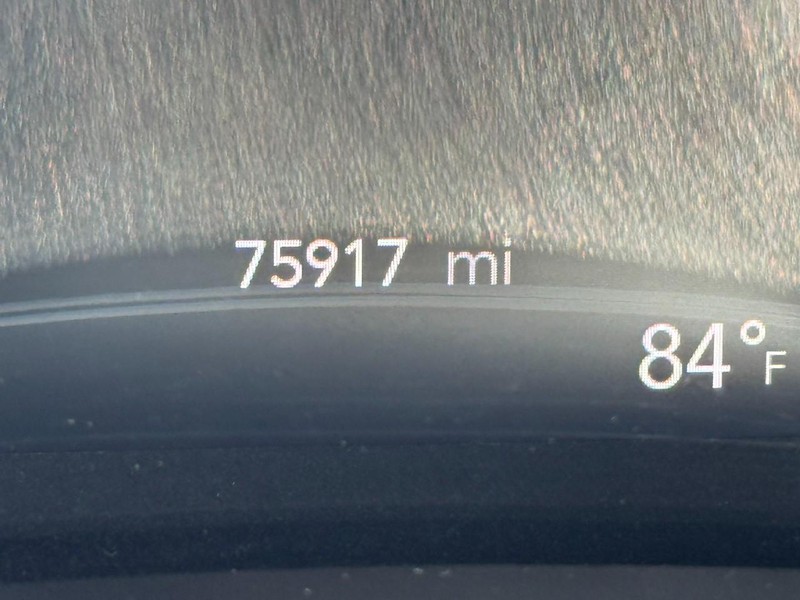 Chrysler Pacifica Vehicle Image 23