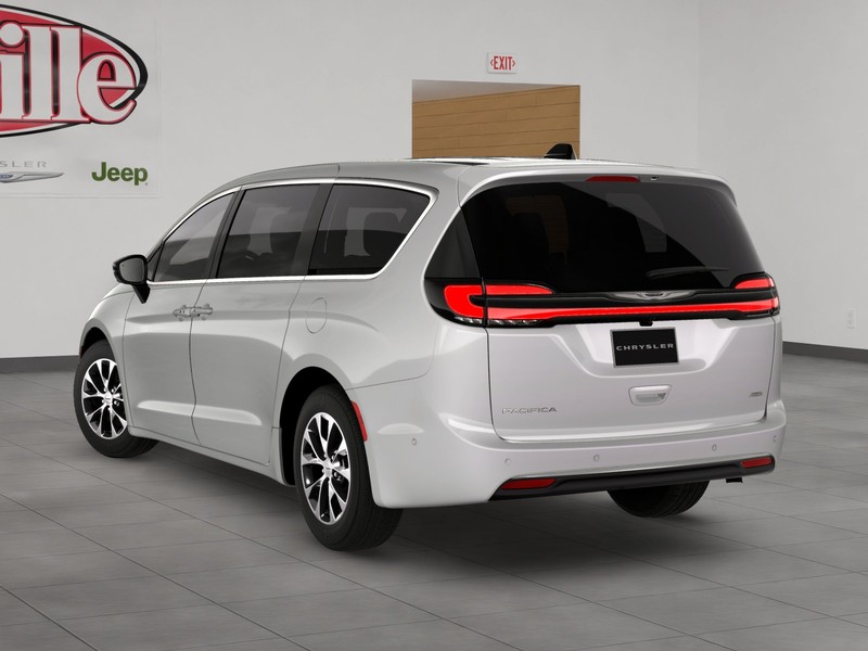 Chrysler Pacifica Vehicle Image 04