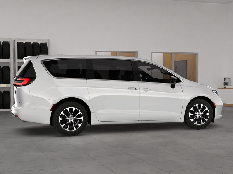 Chrysler Pacifica Vehicle Image 08