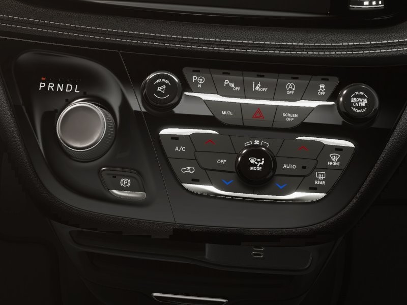Chrysler Pacifica Vehicle Image 25