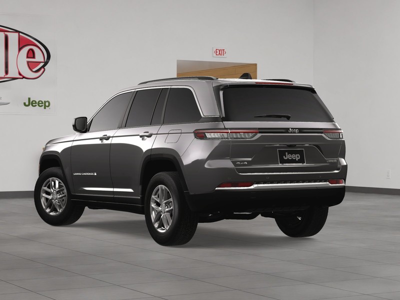 Jeep Grand Cherokee Vehicle Image 04