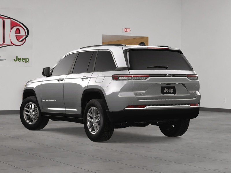Jeep Grand Cherokee Vehicle Image 04