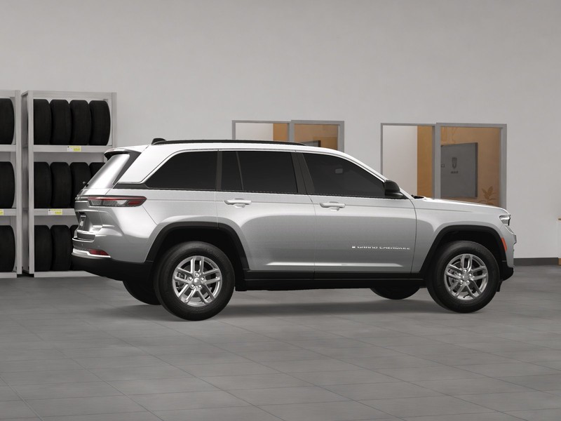 Jeep Grand Cherokee Vehicle Image 08