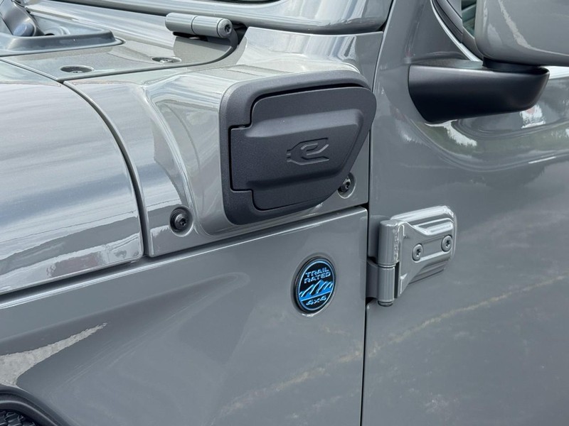 Jeep Wrangler 4xe Vehicle Image 12