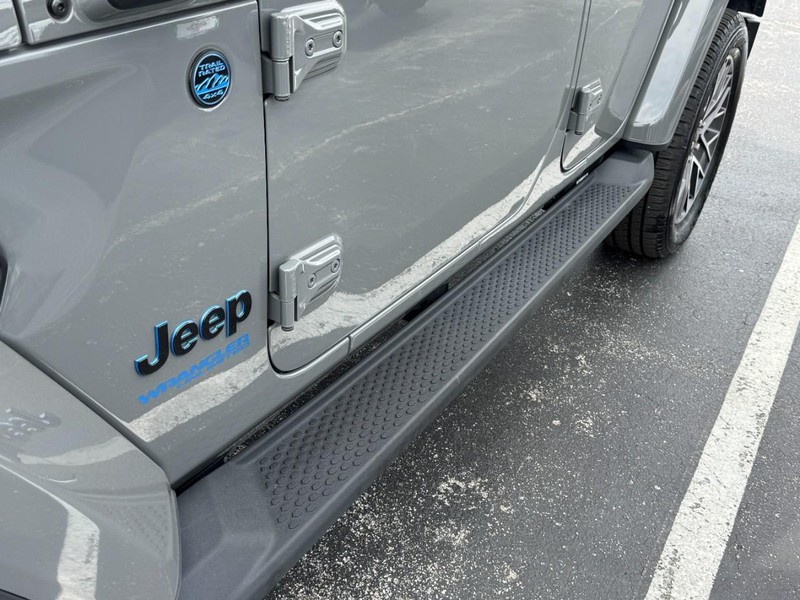 Jeep Wrangler 4xe Vehicle Image 13