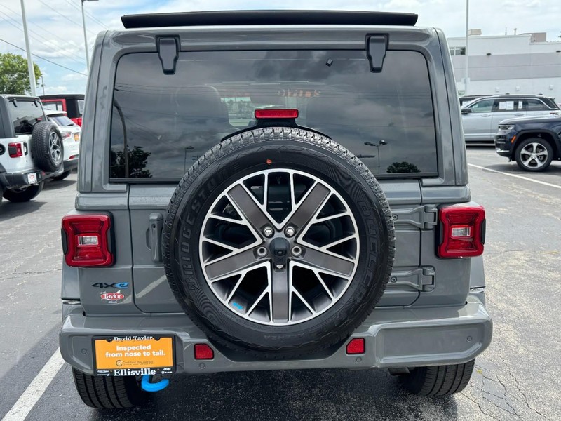 Jeep Wrangler 4xe Vehicle Image 16