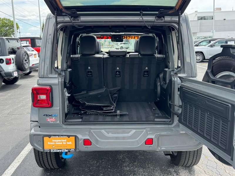 Jeep Wrangler 4xe Vehicle Image 17