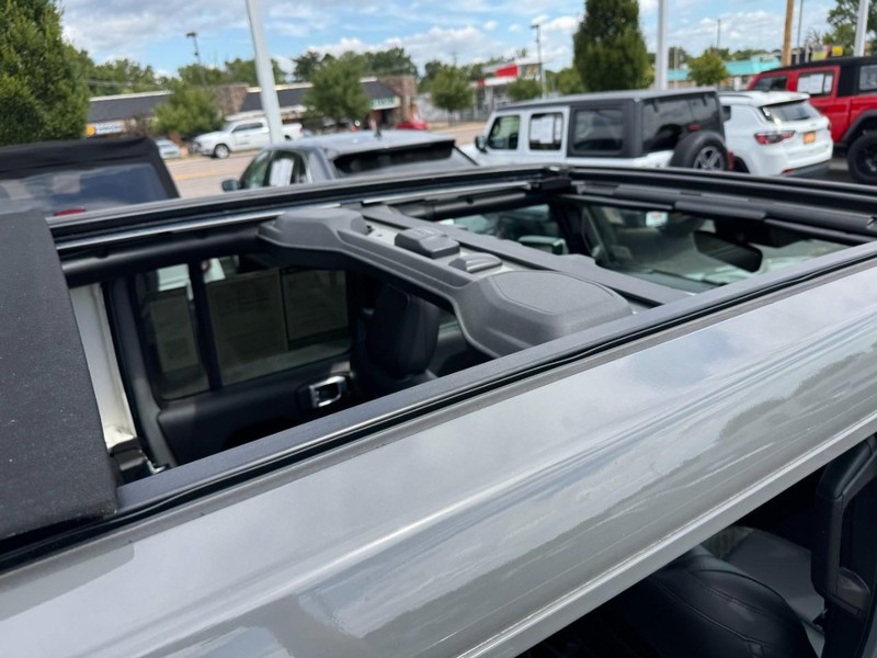 Jeep Wrangler 4xe Vehicle Image 19