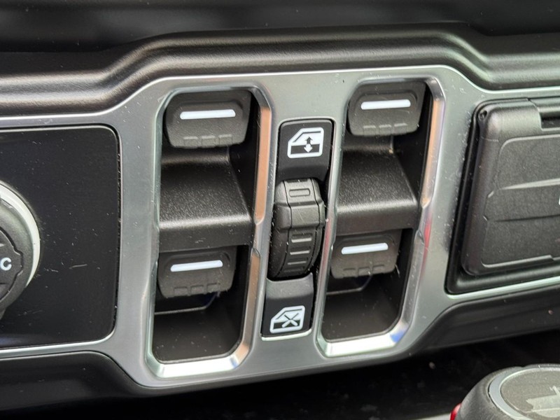 Jeep Wrangler 4xe Vehicle Image 35