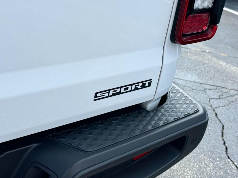 Jeep Gladiator Vehicle Image 13