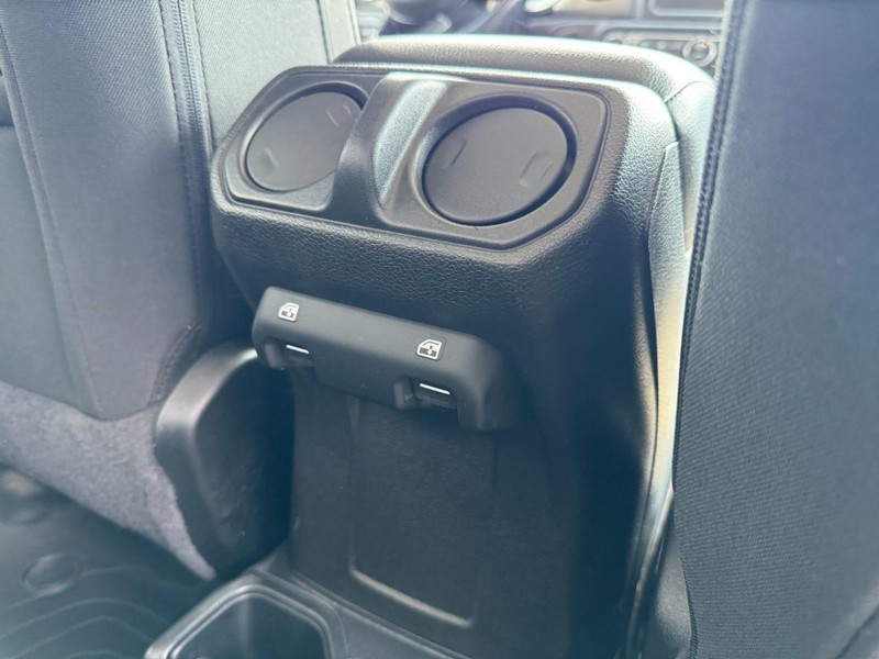 Jeep Gladiator Vehicle Image 18