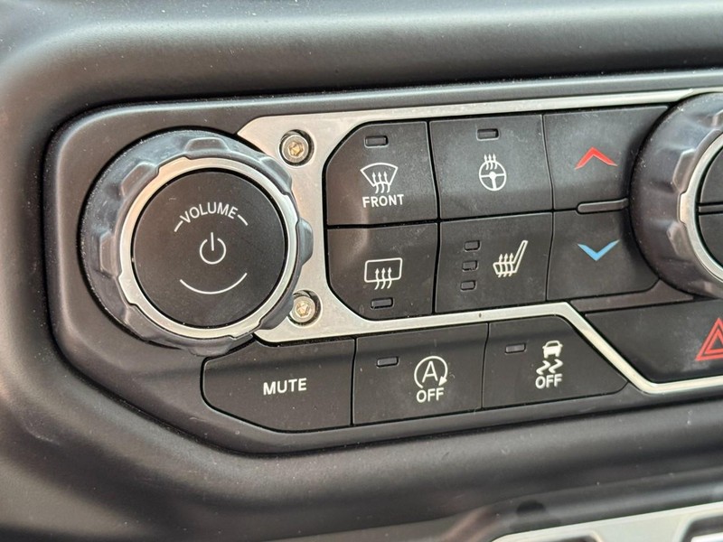 Jeep Gladiator Vehicle Image 31