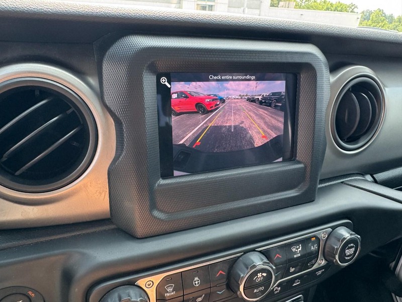 Jeep Gladiator Vehicle Image 34