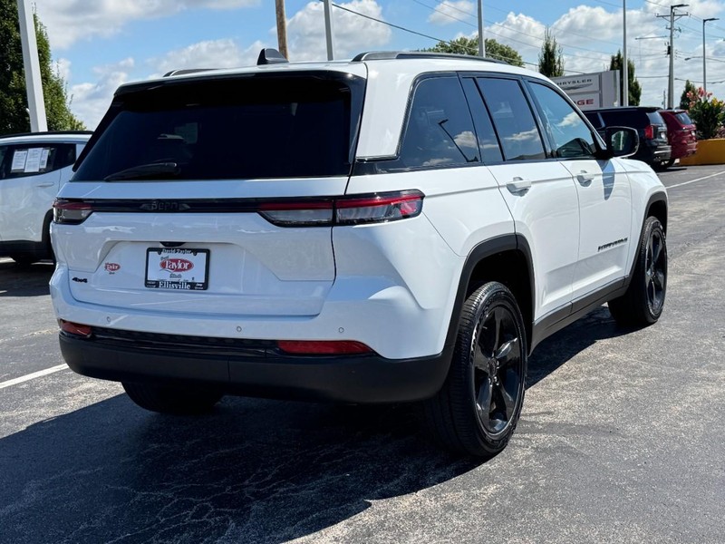 Jeep Grand Cherokee Vehicle Image 04