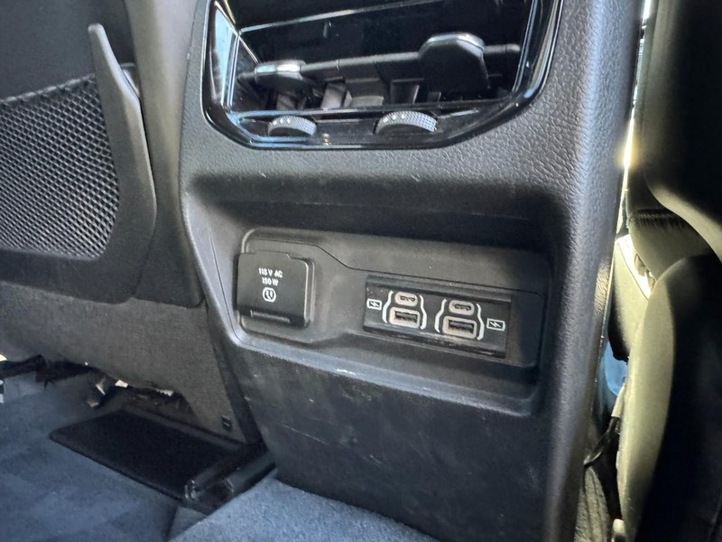 Jeep Grand Cherokee Vehicle Image 19