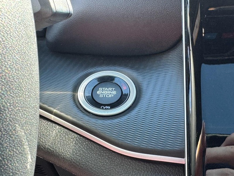Jeep Grand Cherokee Vehicle Image 31