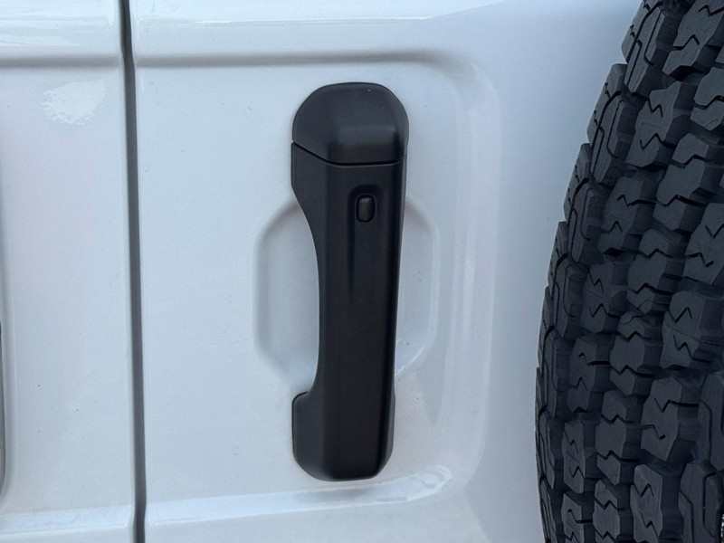 Jeep Wrangler Vehicle Image 16