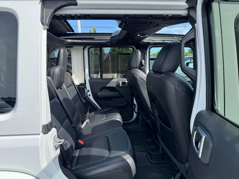 Jeep Wrangler Vehicle Image 19