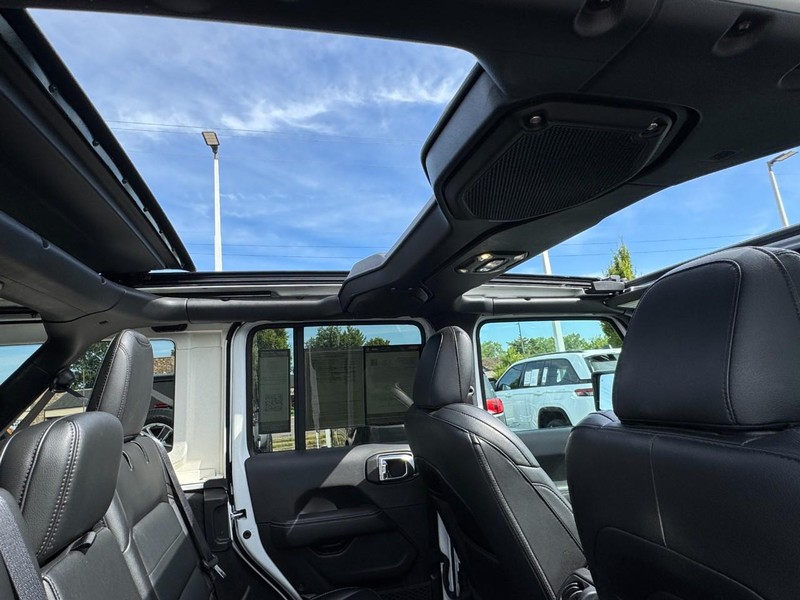 Jeep Wrangler Vehicle Image 20