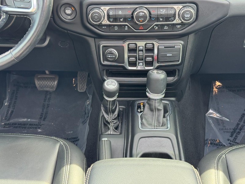Jeep Wrangler Vehicle Image 26