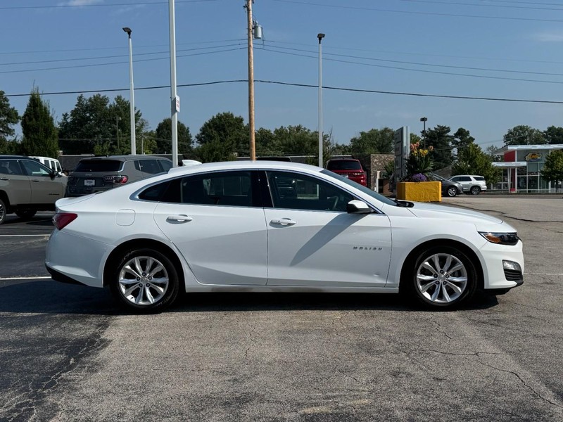 Chevrolet Malibu Vehicle Image 02