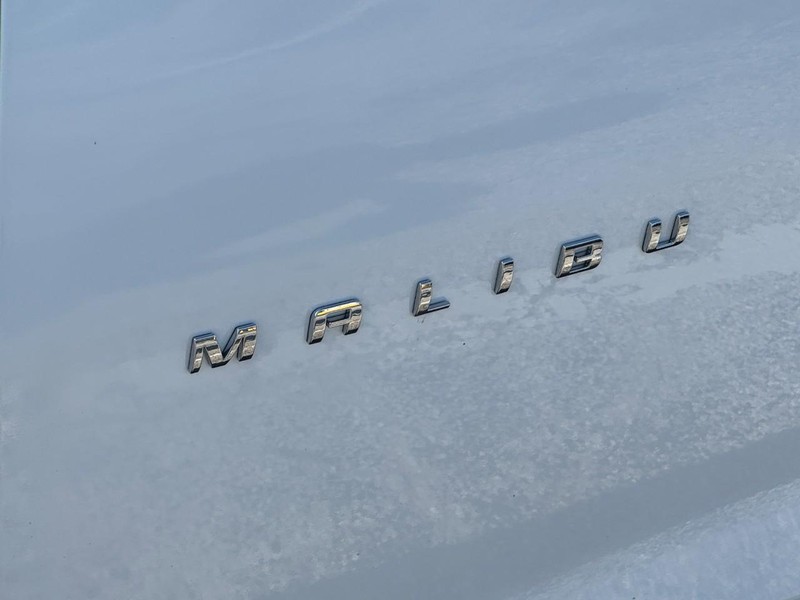 Chevrolet Malibu Vehicle Image 12