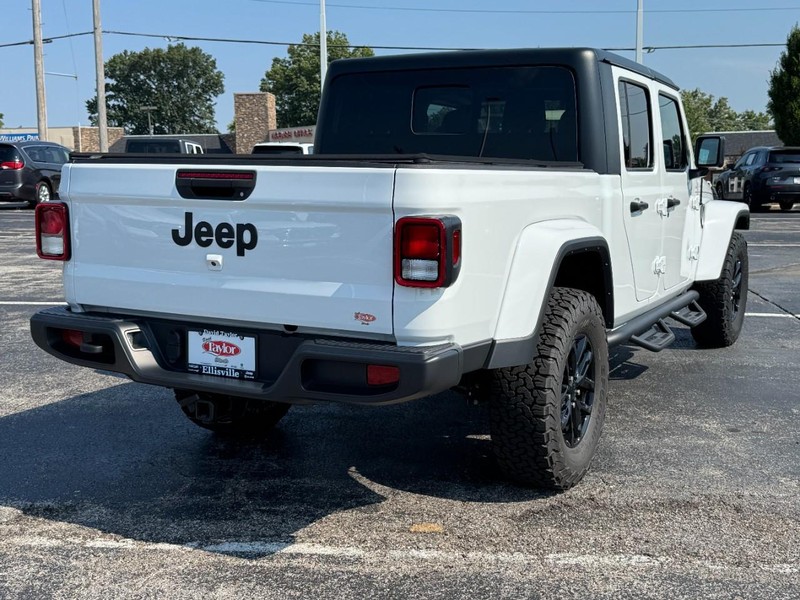 Jeep Gladiator Vehicle Image 04