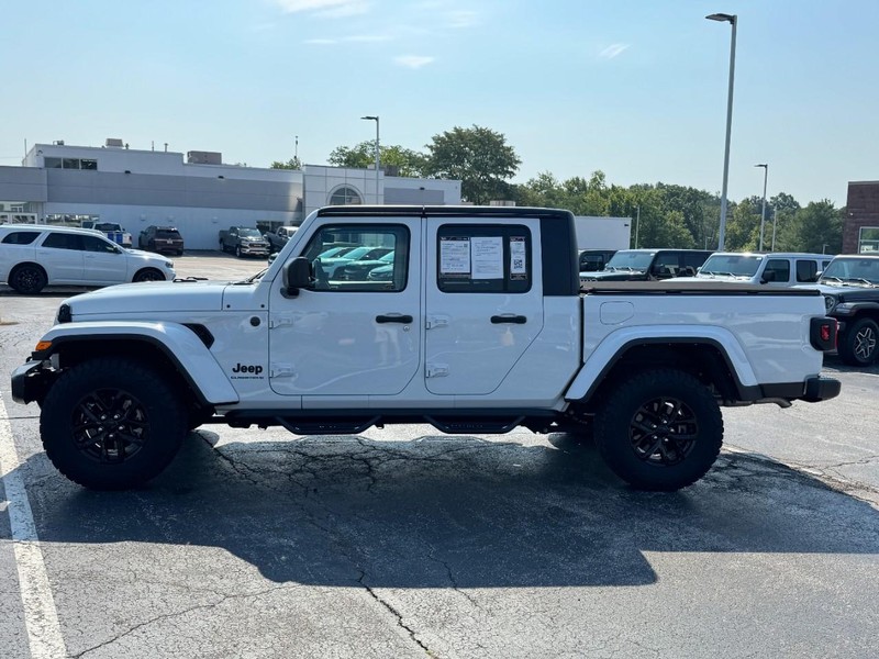 Jeep Gladiator Vehicle Image 09