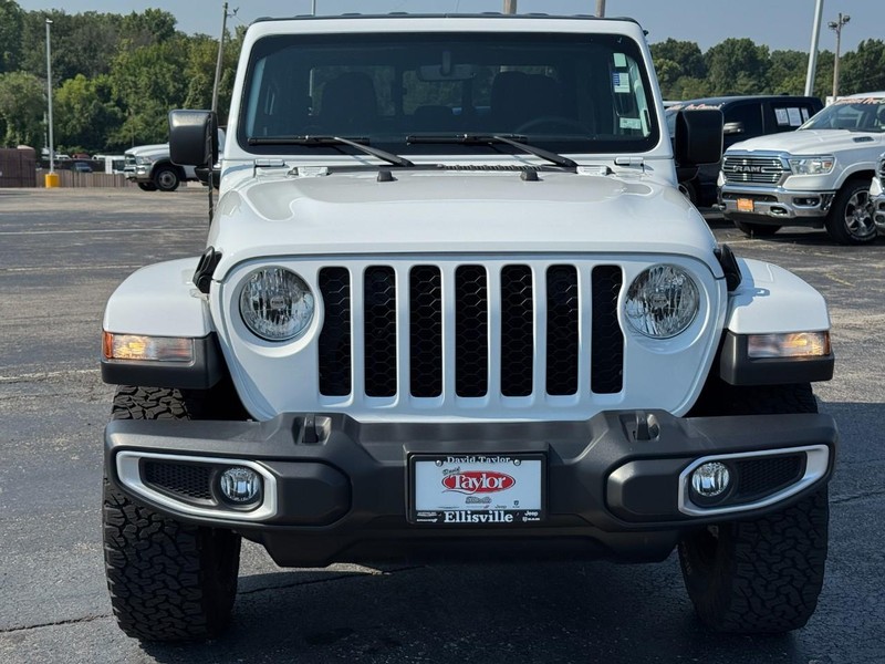 Jeep Gladiator Vehicle Image 12