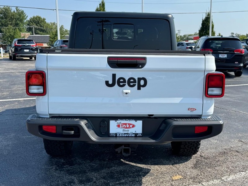 Jeep Gladiator Vehicle Image 18