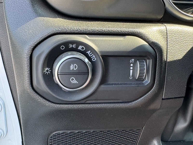 Jeep Gladiator Vehicle Image 28