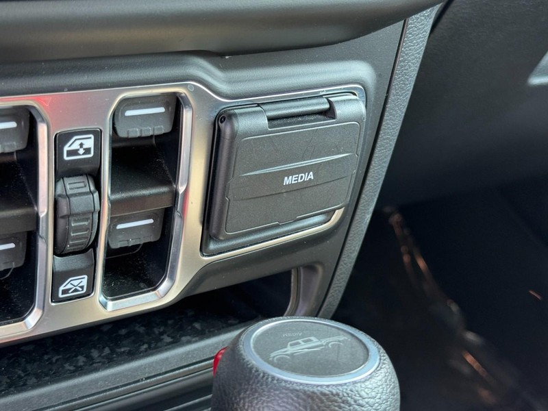 Jeep Gladiator Vehicle Image 34