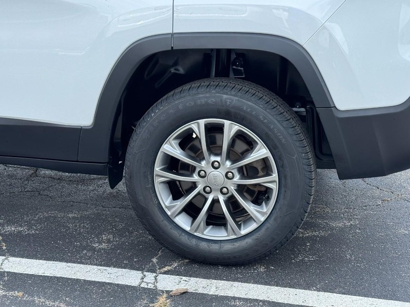Jeep Cherokee Vehicle Image 08