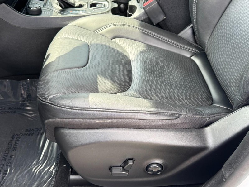 Jeep Cherokee Vehicle Image 31