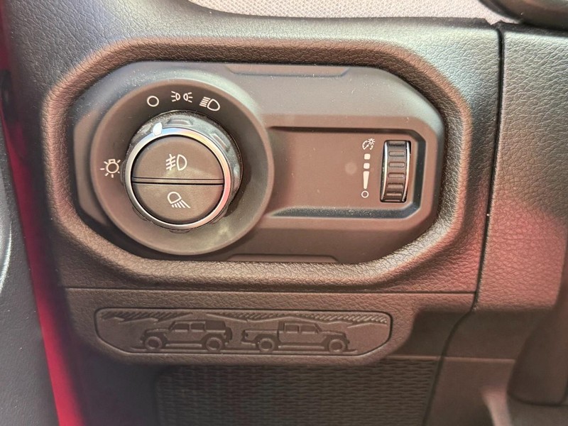 Jeep Gladiator Vehicle Image 21