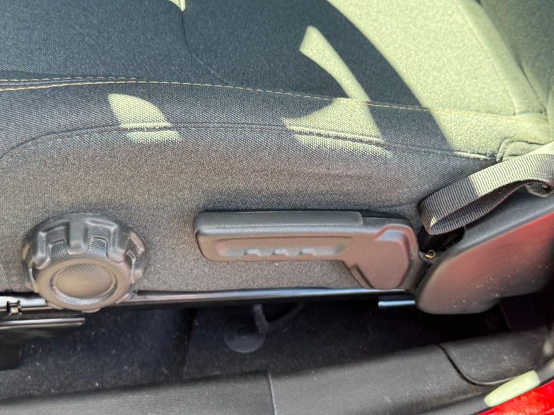 Jeep Gladiator Vehicle Image 30