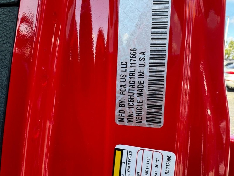 Jeep Gladiator Vehicle Image 32