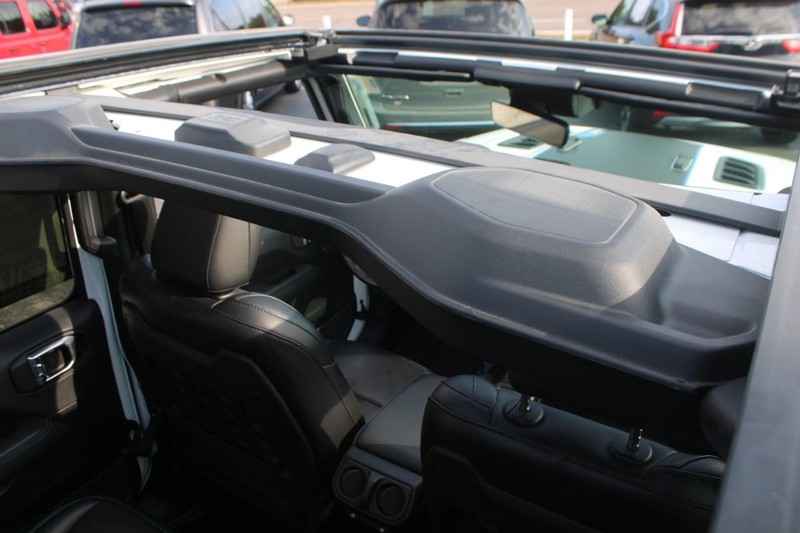 Jeep Wrangler 4xe Vehicle Image 13