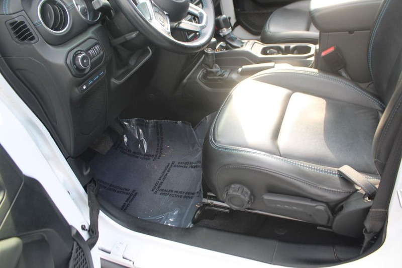 Jeep Wrangler 4xe Vehicle Image 35