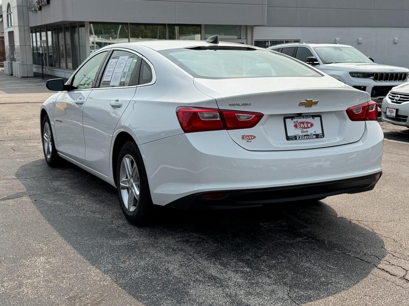 Chevrolet Malibu Vehicle Image 06