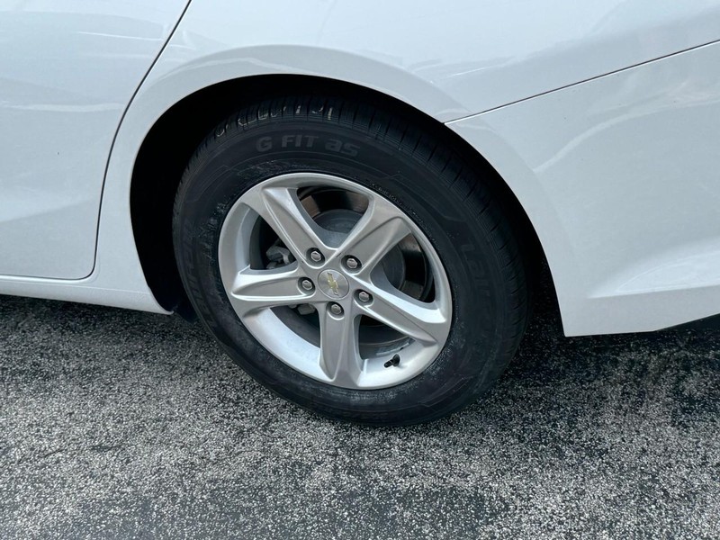Chevrolet Malibu Vehicle Image 07