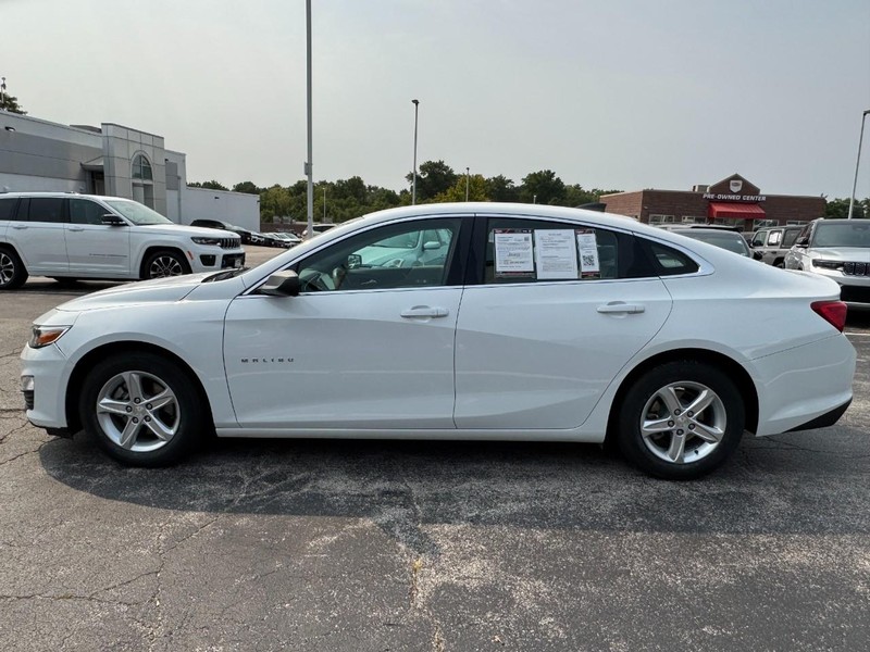 Chevrolet Malibu Vehicle Image 08