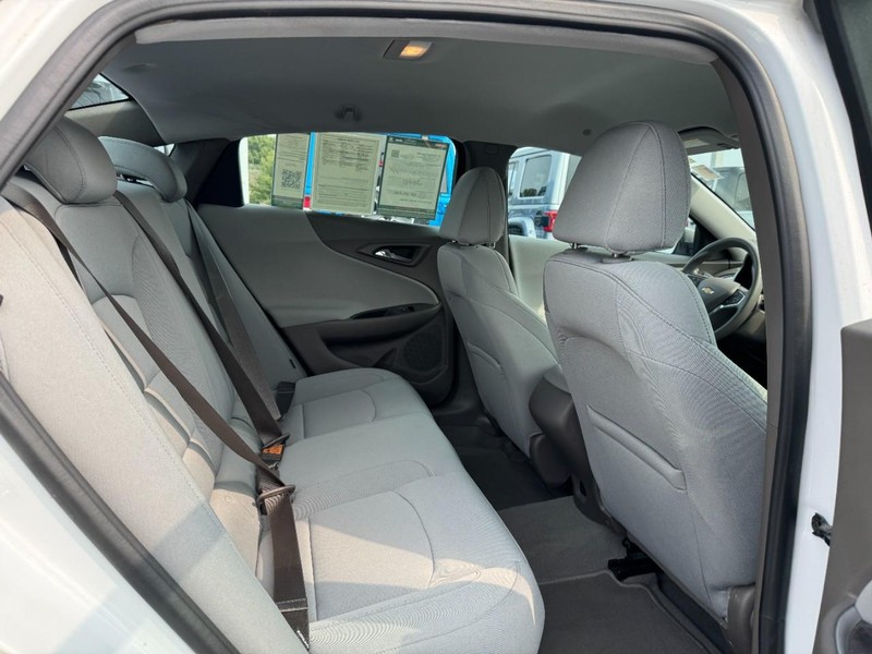 Chevrolet Malibu Vehicle Image 17