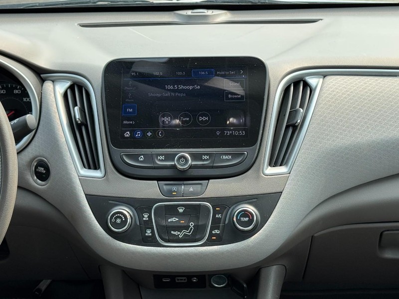 Chevrolet Malibu Vehicle Image 20